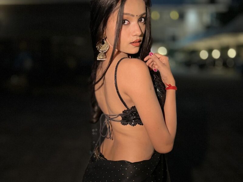Book Escorts in Karol Bagh, Delhi Call Girls at Best Rates - 9220592151