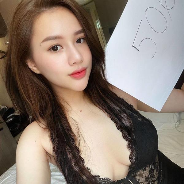 ꧁Low Rate Call Girls In Noida Sector-22 Noida{9891005666 ⎷←– ⎝Women Seeking Men Female In Delhi NCR꧅